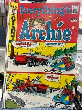Everything's Archie Comic Book Vol. No.25 - Red/Yellow Cover